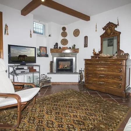 Sleeps 6 Pool Apartment