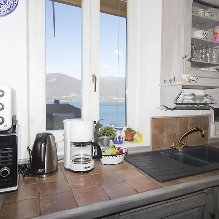 Sleeps 6 Pool Apartment