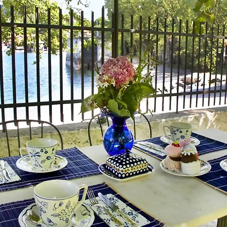 Apartment Sleeps 6 Pool